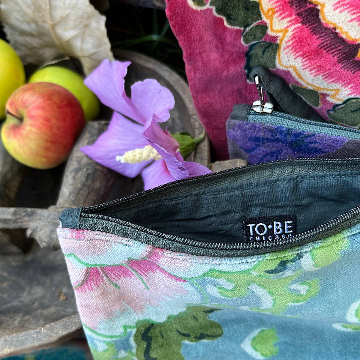 Little Journeys Chicago - Rome Velvet Pouch Peonies Taupe