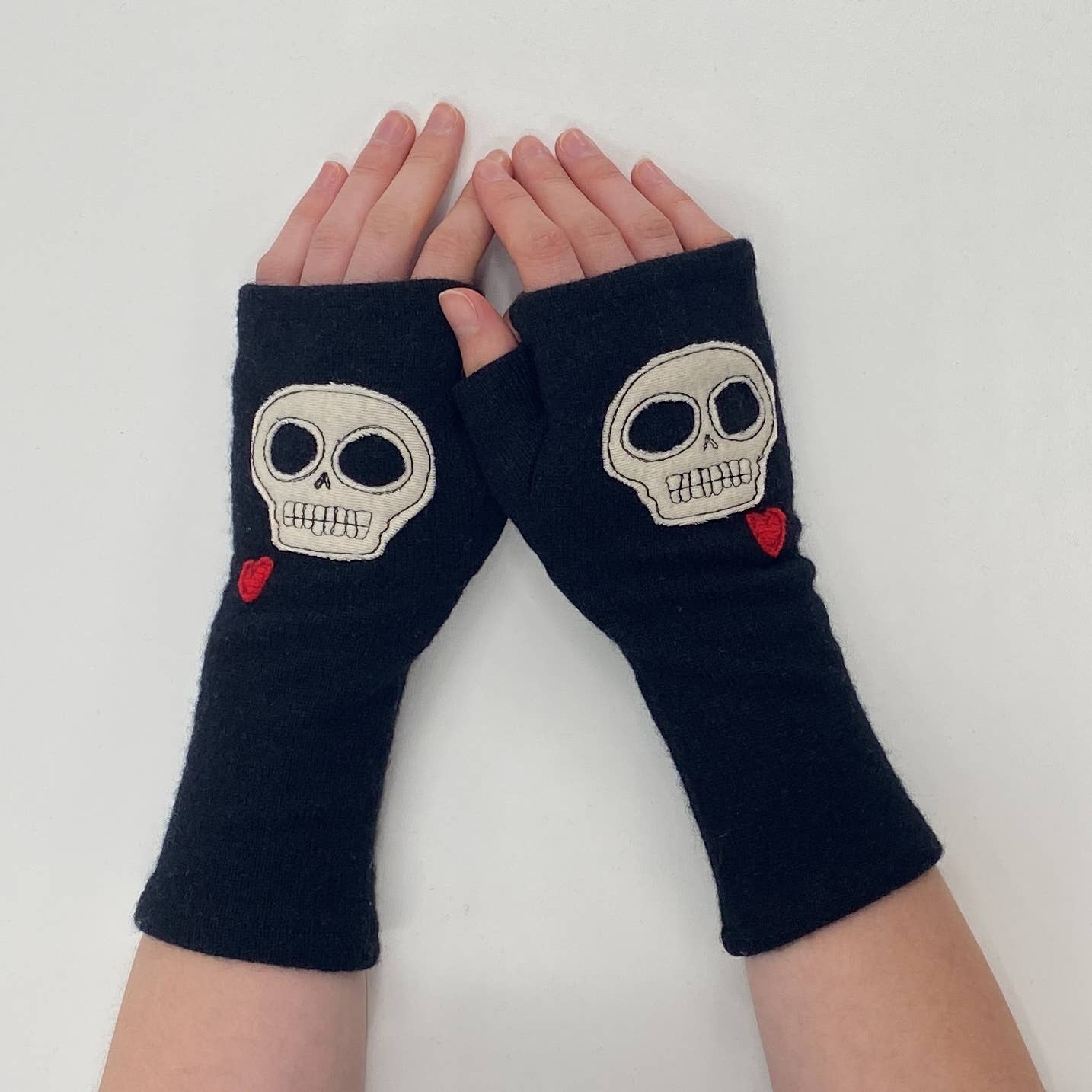 Fingerless Cashmere Gloves - Skull